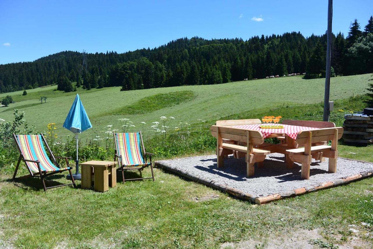 Gites Tre Le Grenier Les Moussieres Exteriör bild