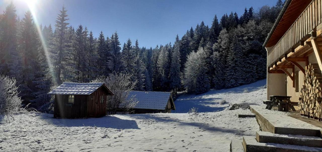 Gites Tre Le Grenier Les Moussieres Exteriör bild