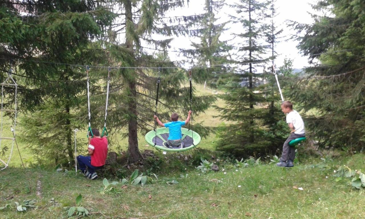 Gites Tre Le Grenier Les Moussieres Exteriör bild